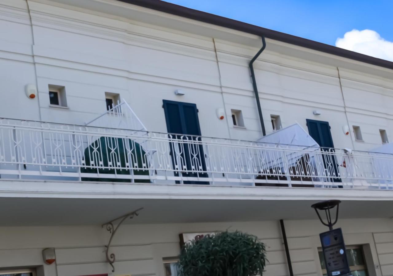 Bmp Apartment Atmosphere 1 Centrale Con Garage Riccione Dış mekan fotoğraf